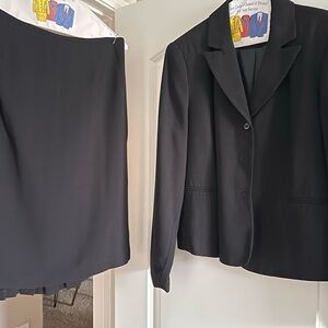 Clio Black Skirt Set